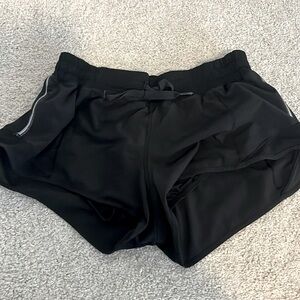 Lululemon black shorts like-new! Slightly worn! Hotty hot shorts